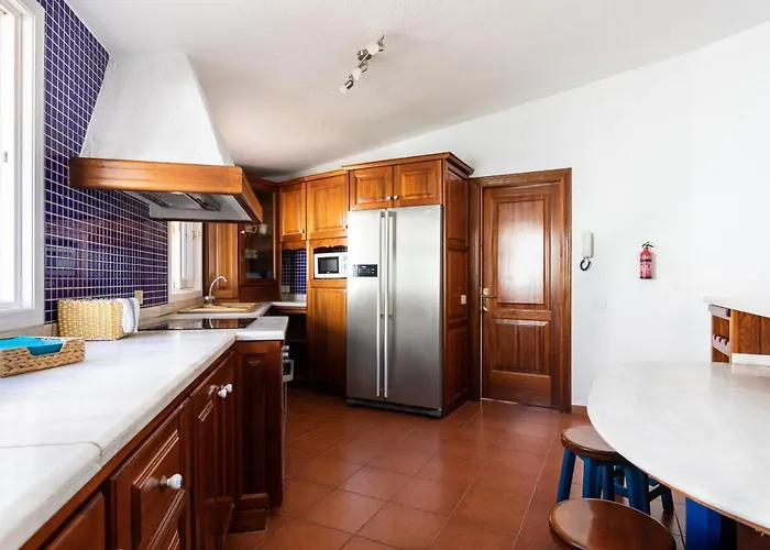 Casa Ajabo With Heateable Pool Вилла