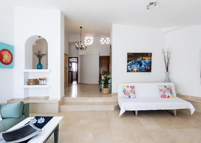 Casa Ajabo With Heateable Pool Вилла Адехе