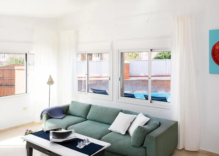 ヴィラ Casa Ajabo With Heateable Pool