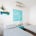Casa Ajabo With Heateable Pool Vila